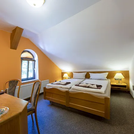 Отель Zur Post 3*