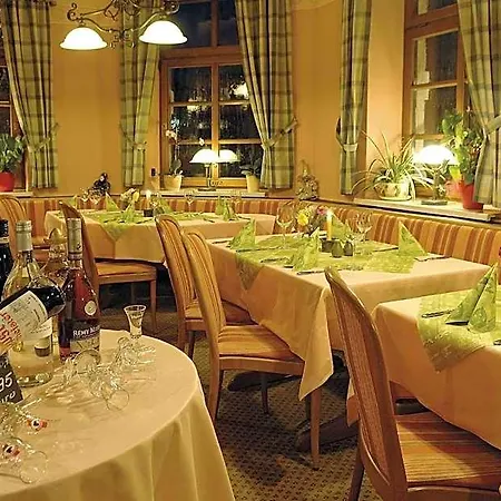 Zur Post Hotel 3*